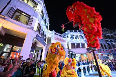 Tropical Hainan Island, China: Tourist's Paradise Filled with Sunshine, Hospitality