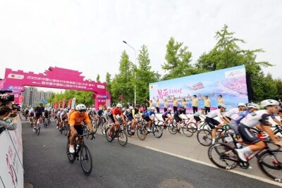 Like Riding Through a Masterpiece: Over 2,000 Cyclists Chase Their Dreams in Changping!